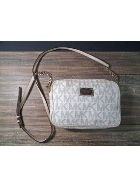 Michael Kors Jet Set Crossbody Bag Vanilla Signature Logo Gold Chain